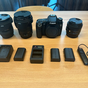 [제목] 캐논 70D + 시그마 렌즈 3종 + 가방 포함 풀세트 (배터리 3개/즉시 촬영 가능) 이미지