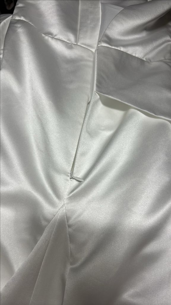 모반디 트위스트 언발 셀프웨딩드레스--6