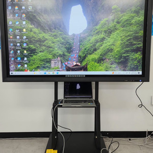 터치감 좋은 화질 선명한 QLED급 저렴하게 판매 (현대 아이티 E70BL)