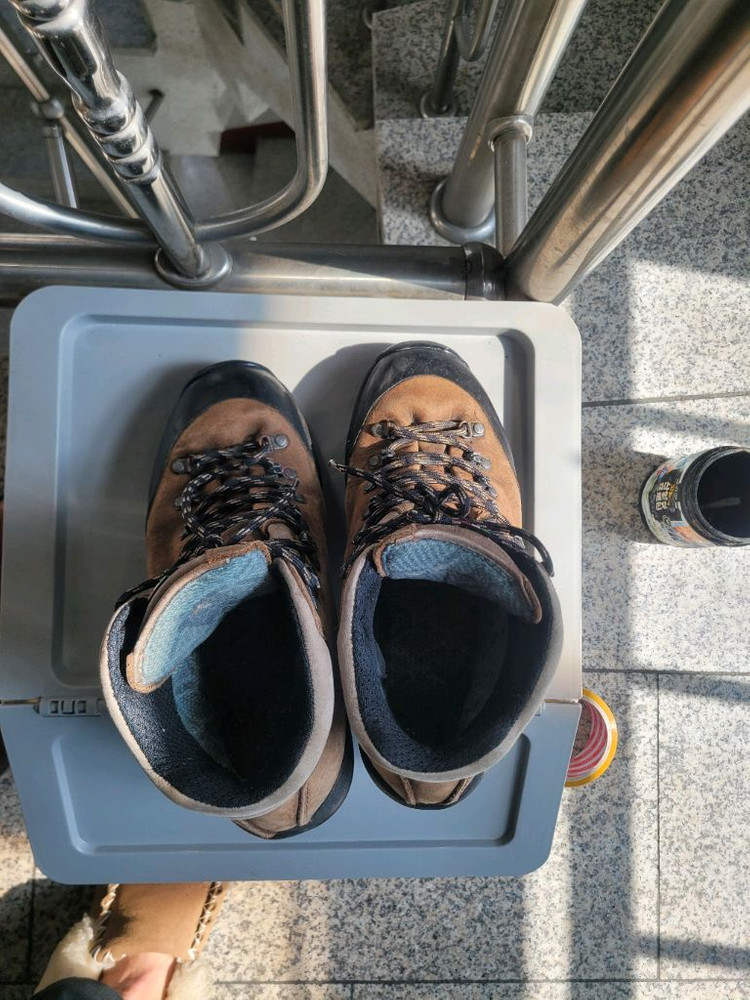 잠발란 등산화 이미지