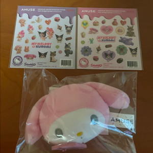 어뮤즈 마이멜로디 인형 키링+ 산리오 스티커