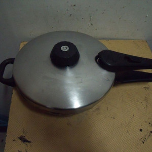 독일휘슬러2.5리터압력솥 이미지