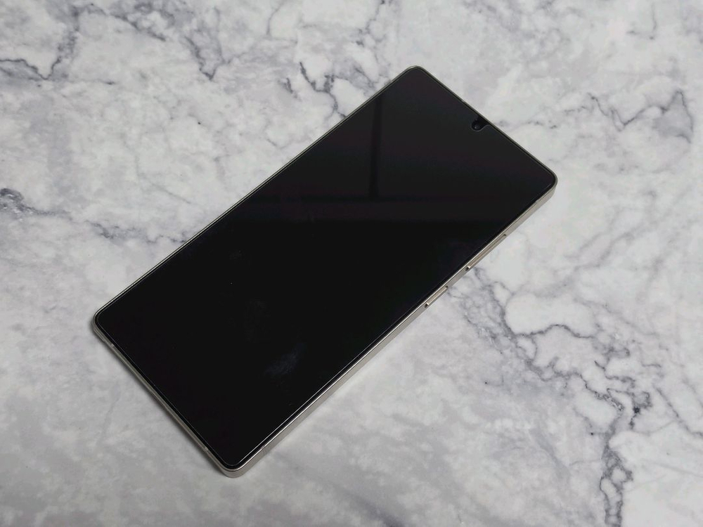 삼성 갤럭시 S25 울트라 512기가 자급제 티타늄 블랙 색상 판매합니다.--4