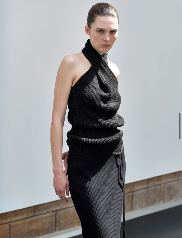 제이리움 홀터넥 니트 이미지