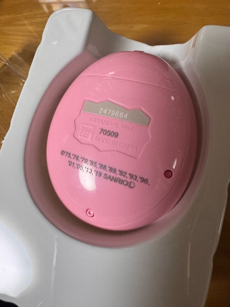 다마고치 산리오 미츠 핑크 이미지