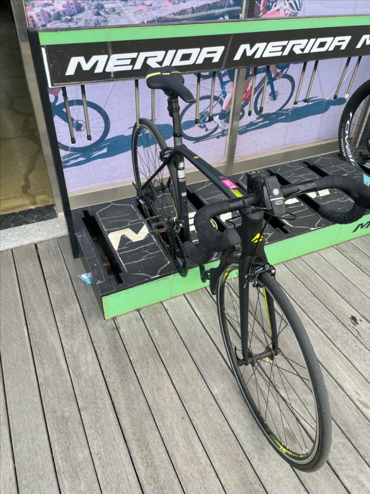 메리다 스컬트라 4000 판매합니다 (S/M사이즈)--1