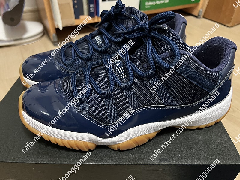 나이키 조던11 로우 미드나잇네이비 275 사이즈 이미지