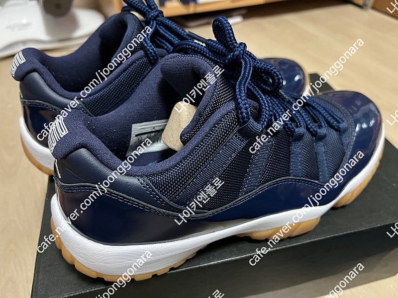 나이키 조던11 로우 미드나잇네이비 275 사이즈 이미지