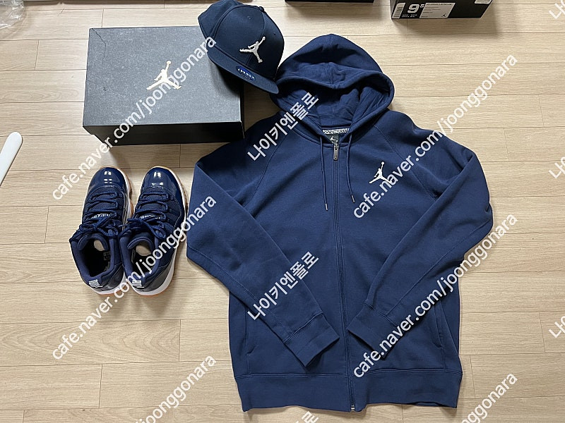 나이키 조던11 로우 미드나잇네이비 275 사이즈 이미지