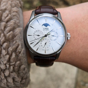오리스 아뜰리에 문페이즈 남자 시계.