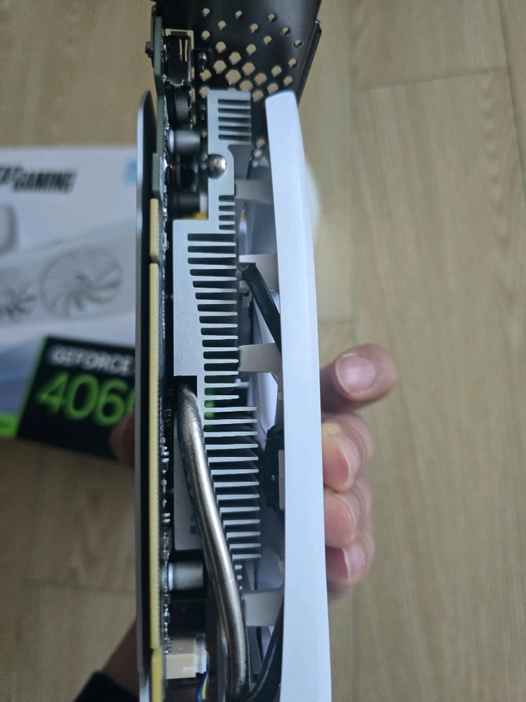 지포스 RTX 4060 그래픽카드 이미지