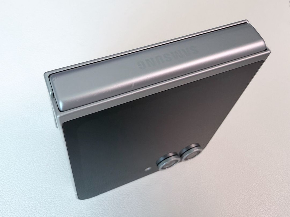 갤럭시 Z플립6 512GB 화이트 / 풀박스--5