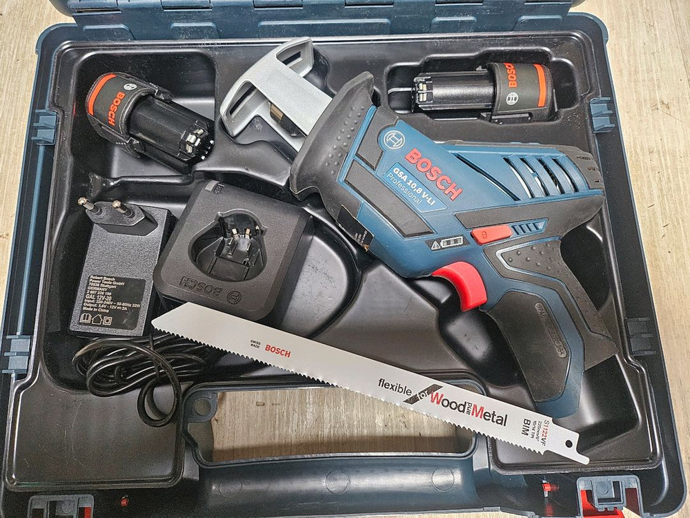 보쉬 충전 왕복톱 전동톱 컷쏘 세트 이미지