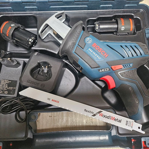 보쉬 충전 왕복톱 전동톱 컷쏘 세트 이미지