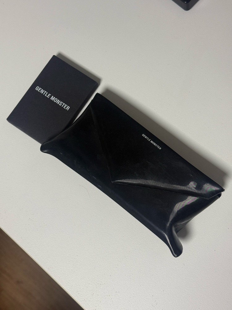 젠틀몬스터 선글라스 블랙--2