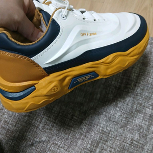 새상품입니다 캐주얼 운동화 260