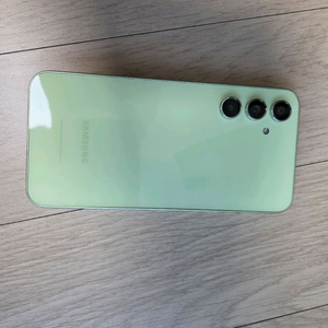 실사용한 갤럭시퀀텀4 라임 팝니다.