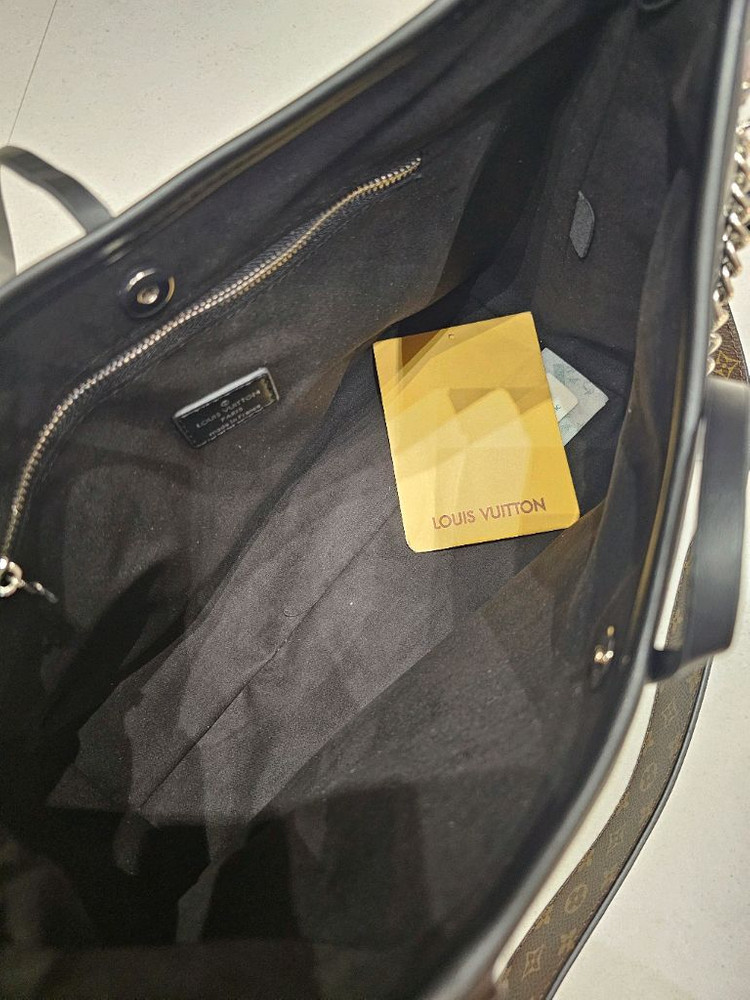 루이비통 캐리올 카고 이미지