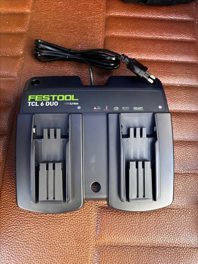 페스툴 듀얼충전기 새제품 이미지