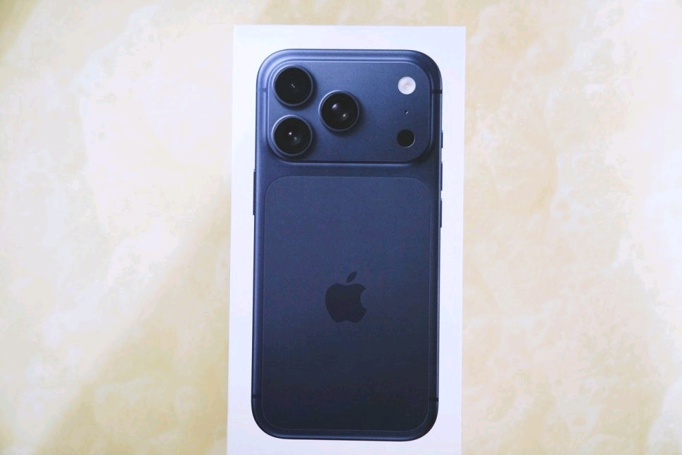 아이폰 17 프로 256기가 판매합니다.--7