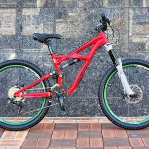 스페셜라이즈드 엔듀로 콤프 풀샥 자전거 팝니다
