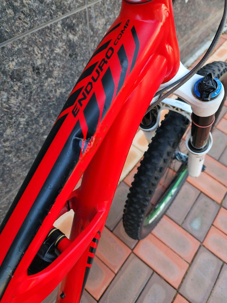 스페셜라이즈드 엔듀로 콤프 풀샥 자전거 팝니다--6