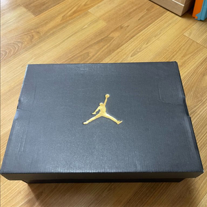 에어조던 1 미드 유니버시티 블루 블랙 265