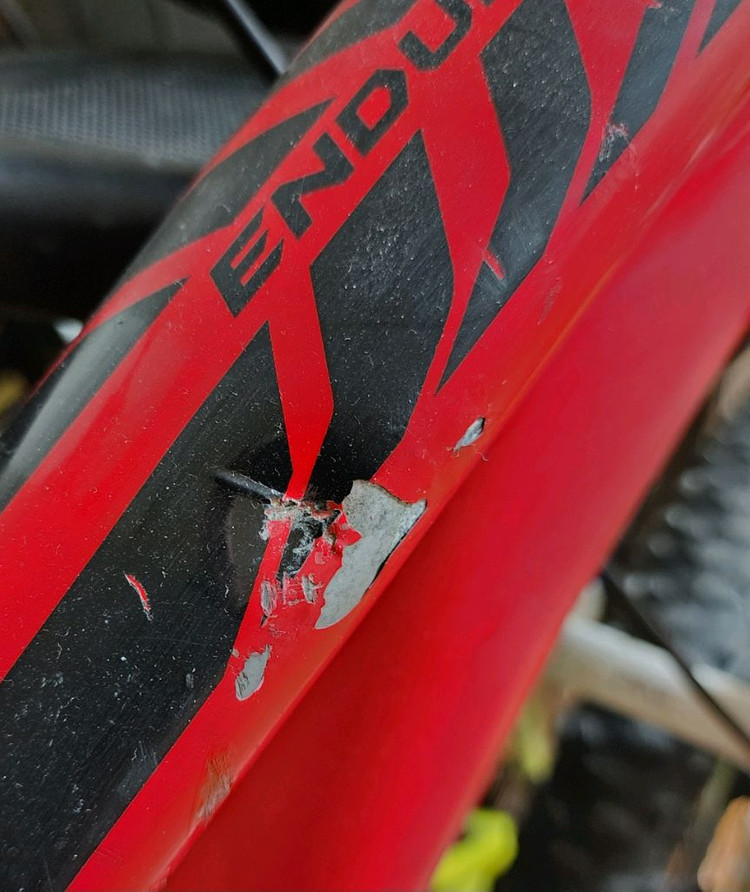 스페셜라이즈드 엔듀로 콤프 풀샥 자전거 팝니다--5