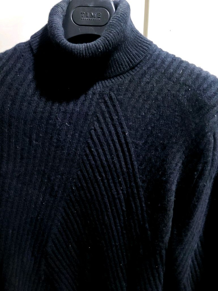 지오지아 And Z / 타임옴므 모티브 빗살무늬 울캐시미어 터틀넥 블랙 이미지