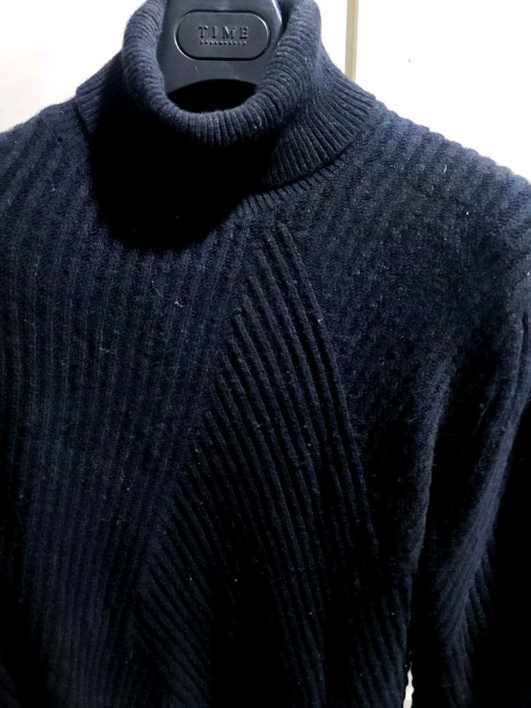 지오지아 And Z / 타임옴므 모티브 빗살무늬 울캐시미어 터틀넥 블랙 이미지