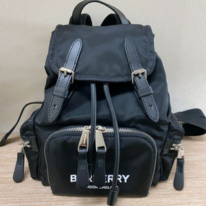 버버리 백팩