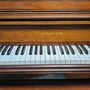 클래식 스타일 대형 피아노