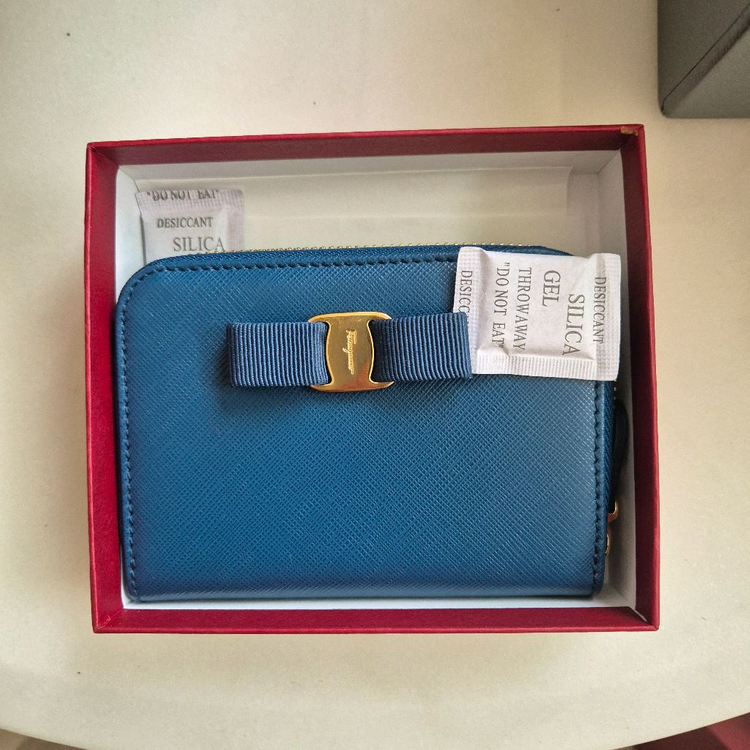 페라가모 지갑--1