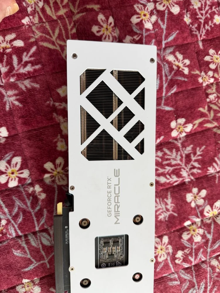 이엠텍 RTX 4070 Ti SUPER 팝니다 이미지