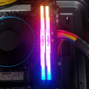 킹뱅크 RGB DDR5-6400 CL32 64GB (32GB x 2) 하이닉스 A다이