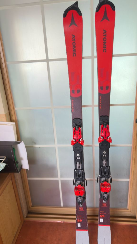 아토믹 월드컵 부츠 , 165회전 월드컵 판매합니다 스키 이미지