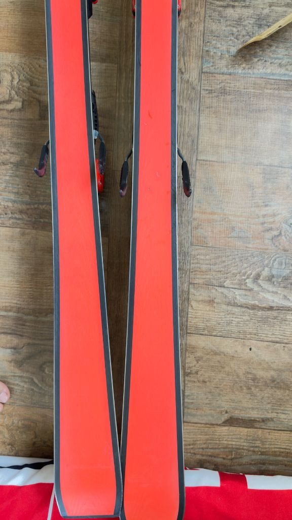 아토믹 월드컵 부츠 , 165회전 월드컵 판매합니다 스키 이미지