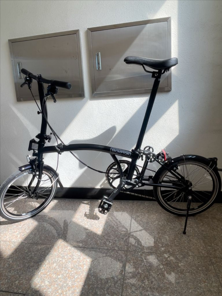 25년식 브롬톤 c라인 4단 블랙 이미지