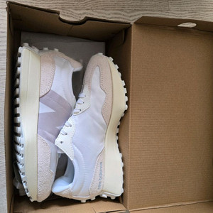 [235]뉴발란스 327 문빔 화이트 아이보리 여성용 우먼스 스니커즈 운동화