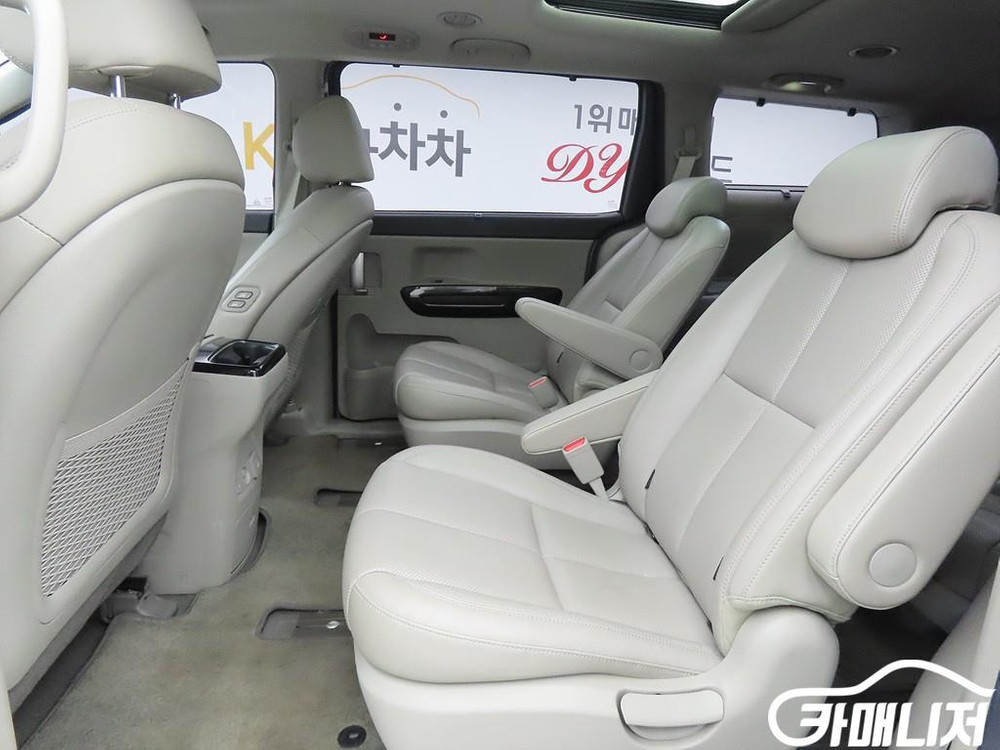 [기아]더 뉴 카니발 디젤 9인승 노블레스 스페셜 #3월급매 이미지