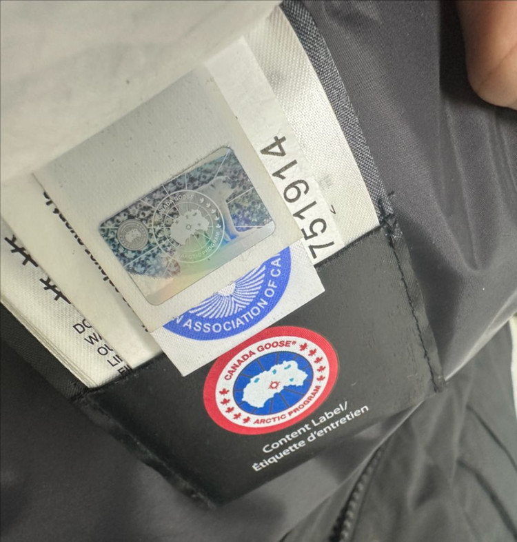 [100-105] 캐나다구스 남성 패딩 조끼 (새상품급) 이미지