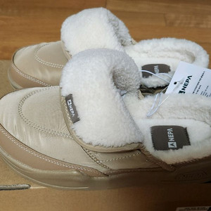 네파 방한 패딩 털슬리퍼 사이즈240 새상품