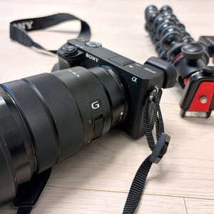 소니 A6400 + 18-105mm F4 렌즈 세트 판매합니다(RODE 마이크, 조비 삼각대 포함)