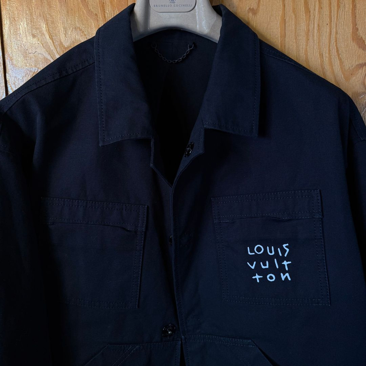 루이비통 스프레드 데님 셔츠 자켓 판매 합니다.--1