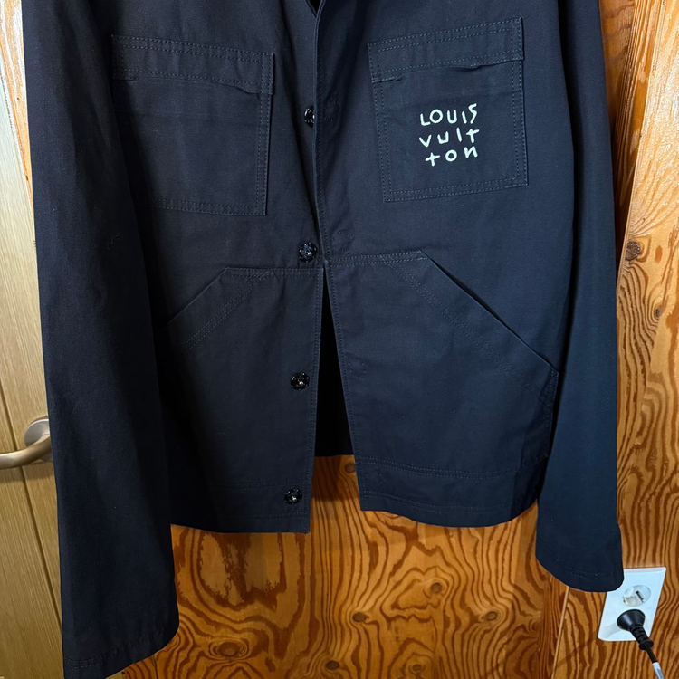 루이비통 스프레드 데님 셔츠 자켓 판매 합니다.--2