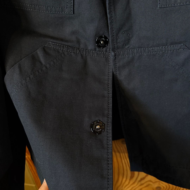 루이비통 스프레드 데님 셔츠 자켓 판매 합니다.--4