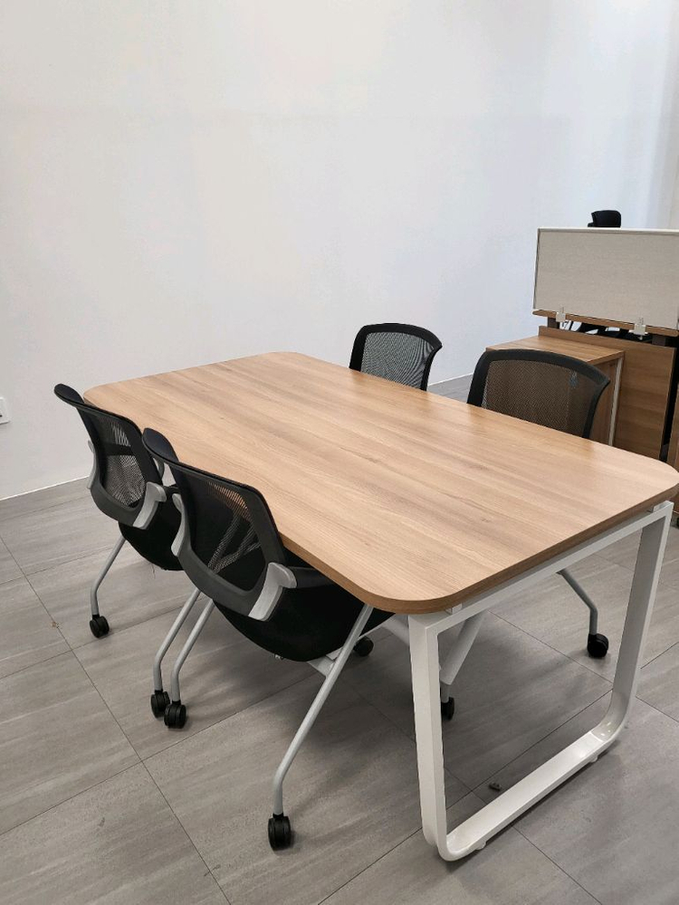 파티션 책상 의자 원탁 서랍 수납장 회의용의자 회의용테이블 책장 포밍탁자 작업탁자 이미지