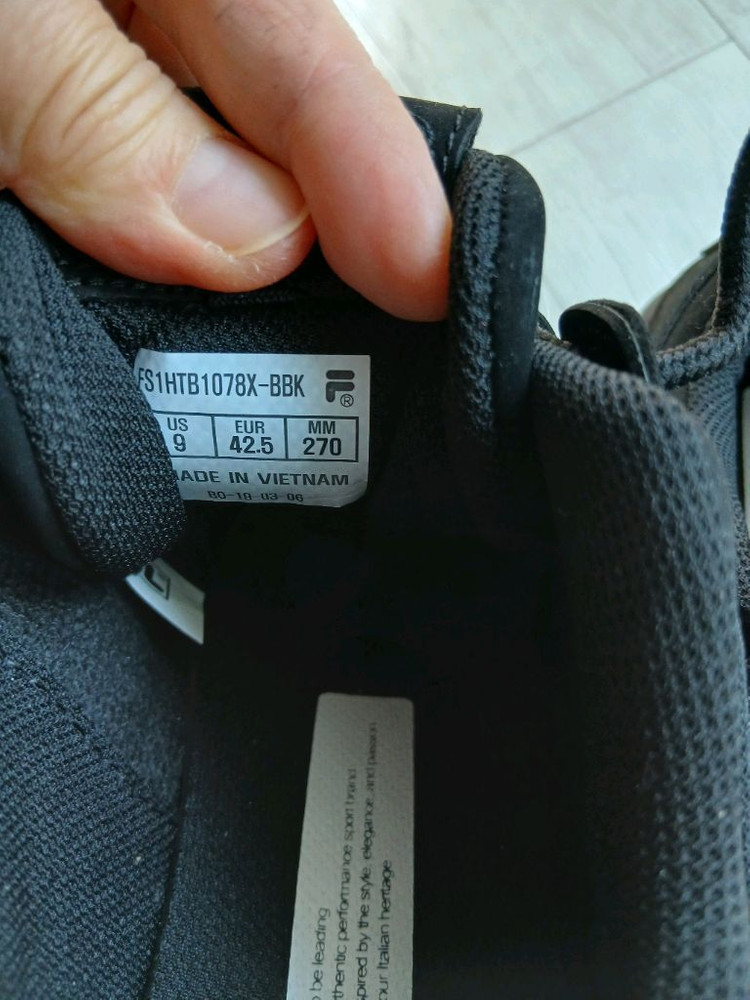 휠라 디스럽터 운동화 270 미착용--2