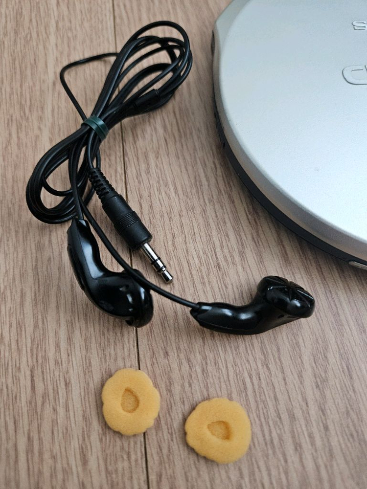 소니 cdp CD워크맨 D-E990 정상작동품 입니다. 이미지