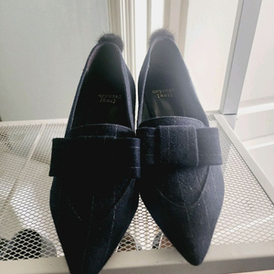 여성 리본 하이힐 이미지